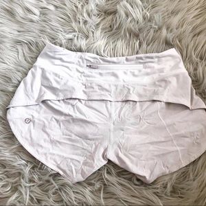 WHITE SPEED UP LULULEMON SHORTS